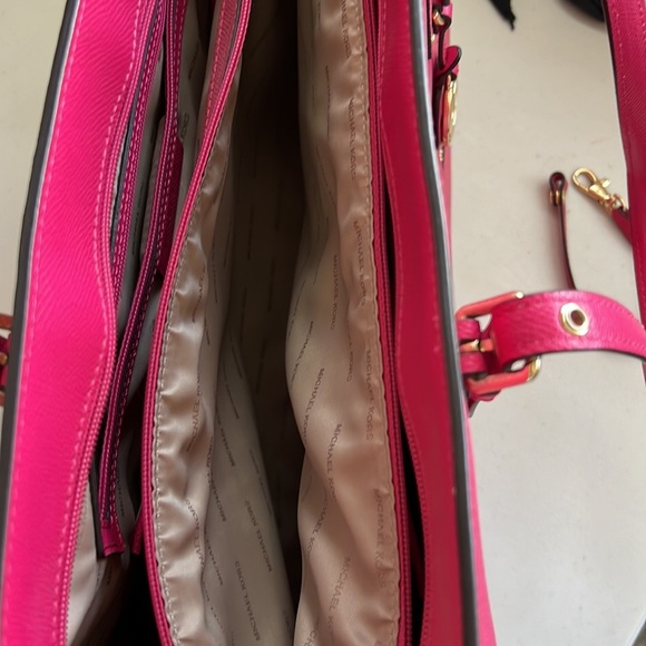 Michael Kors Fuchsia Pink Limited Edition LOVE Studded Voyager Tote - Picture 7 of 13